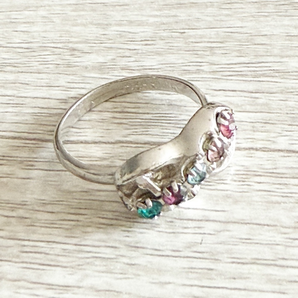 Emmons Vtg Size 6.75 Adjustable Silver Tone Multicolor Rhinestone Ring 60s 70s - Picture 4 of 13